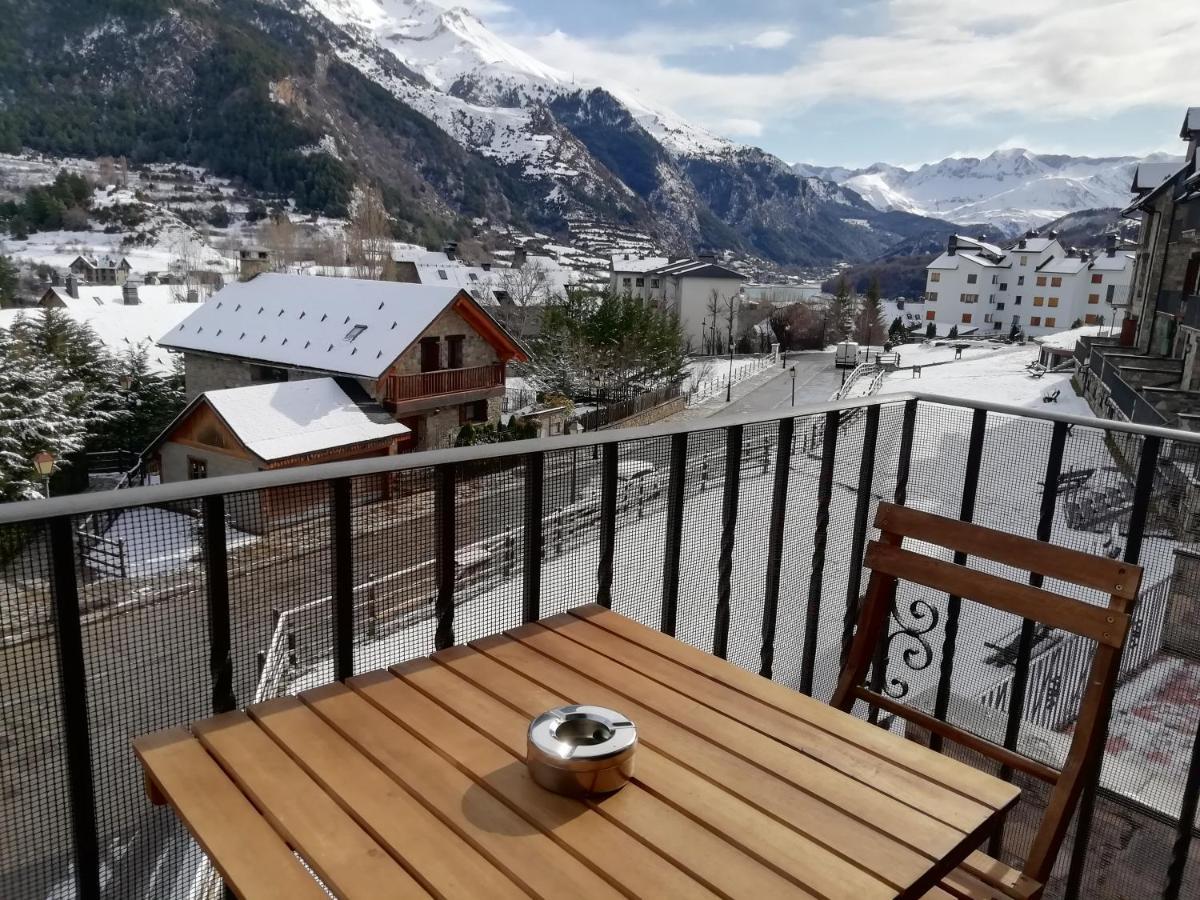 Appartamento Apartamento Familiar Con Vistas Y Garage La Portiecha Sallent de Gállego Esterno foto